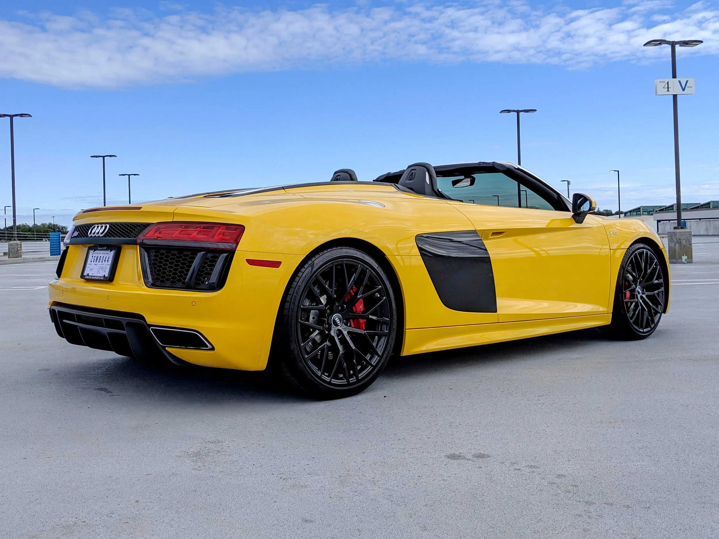 Audi ⋆ R8 Spyder — Premiere Luxury Car Rental in NJ/NY